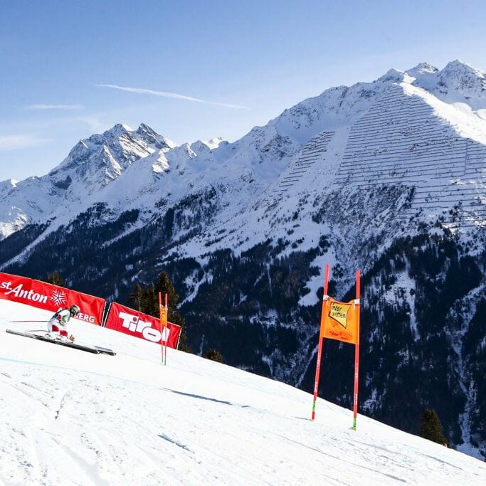 SANKT ANTON,AUSTRIA,09.JAN.21 - ALPINE SKIING - FIS World Cup, downhill, ladies. Image shows Wendy Holdener (SUI). Photo: GEPA pictures/ Patrick Steiner